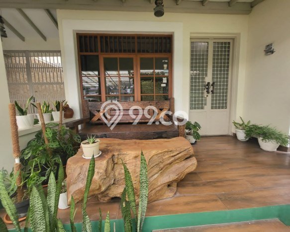 Ready to Use! Luxury House LT 460m2 Desain Elegan di Gatot Subroto Ready to Use! Luxury House LT 460m2 Desain Elegan di Gatot Subroto