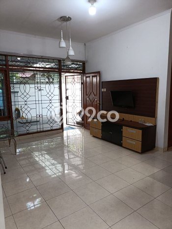 Dijual Rumah 5 Kamar Lokasi Ideal Bagus dan Strategis di Batununggal Dijual Rumah 5 Kamar Lokasi Ideal Bagus dan Strategis di Batununggal