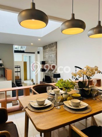 NEW LISTING! Rumah Premium di Regol, LT 120m² Bangunan 202m² NEW LISTING! Rumah Premium di Regol, LT 120m² Bangunan 202m²