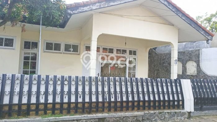 Rumah Lokasi Strategis di Bandung Kota, Bandung, LT 325m² Bangunan 250m² Rumah Lokasi Strategis di Bandung Kota, Bandung, LT 325m² Bangunan 250m²