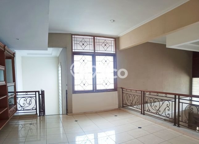 HARGA TERBAIK! Rumah area Turangga, 8 KT, Lingkungan Asri, LT 510m² Bangunan 414m² HARGA TERBAIK! Rumah area Turangga, 8 KT, Lingkungan Asri, LT 510m² Bangunan 414m²