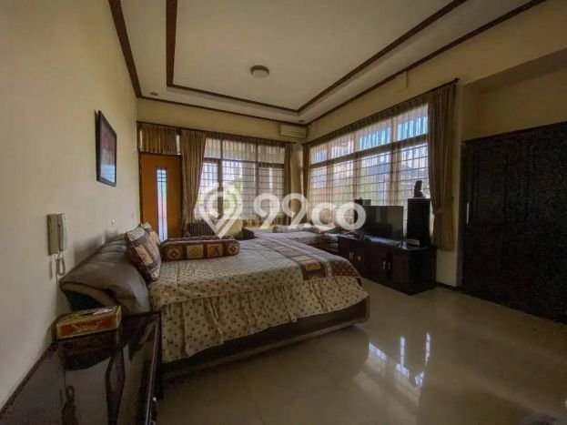 For Sale! Luxury House LT 406m2 Desain Modern di Turangga For Sale! Luxury House LT 406m2 Desain Modern di Turangga