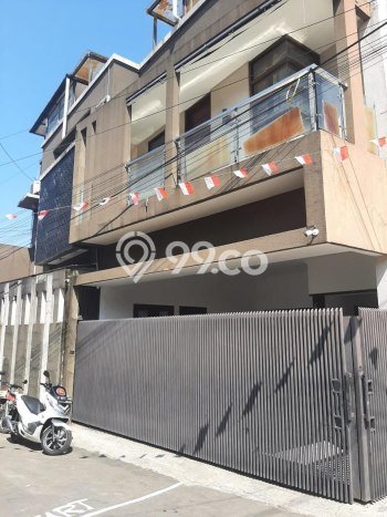 Rumah Strategis Minimalis Lb 300m2 di Regol, Bandung Rumah Strategis Minimalis Lb 300m2 di Regol, Bandung