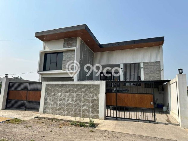 Rumah Strategis Minimalis Lb 334m2 di Antapani, Bandung Rumah Strategis Minimalis Lb 334m2 di Antapani, Bandung