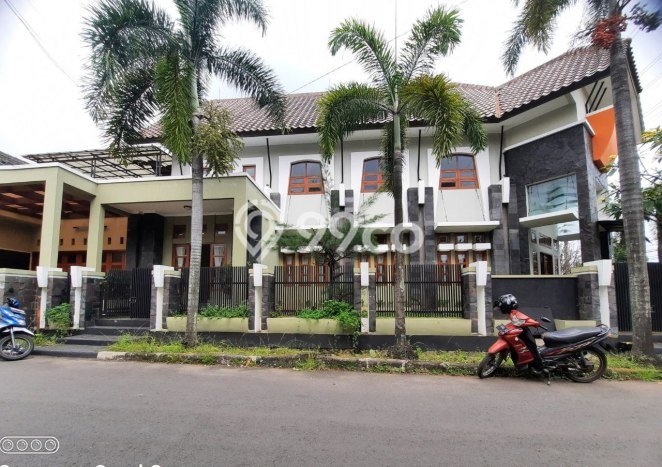 Siap Huni Hunian Elit 6 Kamar di Arcamanik Dekat ke Mana Pun Siap Huni Hunian Elit 6 Kamar di Arcamanik Dekat ke Mana Pun