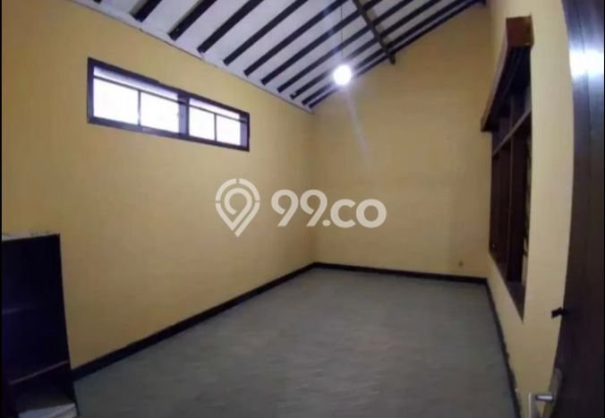 PENAWARAN TERBAIK! Rumah Strategis area Buah Batu, Luas 174m2m² Bangunan 300m2m² PENAWARAN TERBAIK! Rumah Strategis area Buah Batu, Luas 174m2m² Bangunan 300m2m²