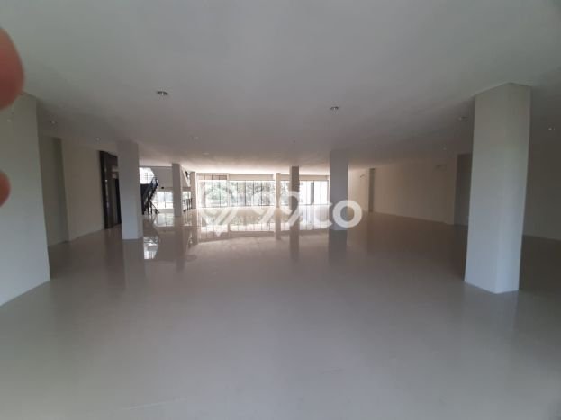 LOKASI STRATEGIS! Gudang di Setiabudi, Luas 2400m2m², Area Komersial, Mainroad LOKASI STRATEGIS! Gudang di Setiabudi, Luas 2400m2m², Area Komersial, Mainroad
