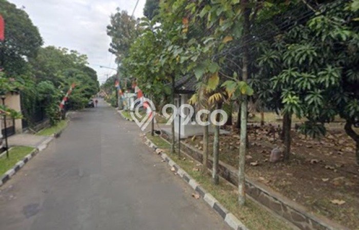 For Sale Hunian Rumah Terawat 5 Kamar di Soekarno Hatta, Bandung For Sale Hunian Rumah Terawat 5 Kamar di Soekarno Hatta, Bandung