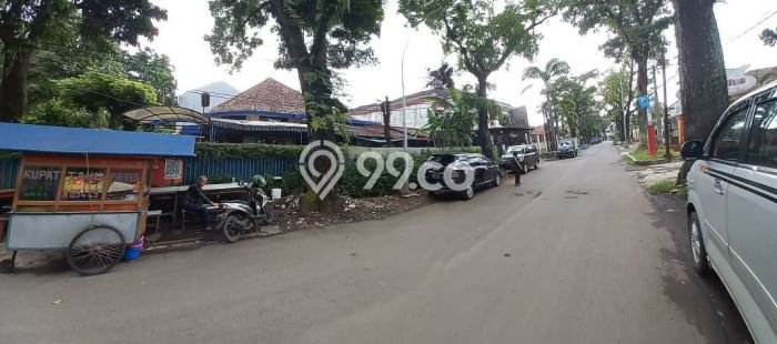Rumah Modern di Burangrang, Bandung, Luas 553m2m² Bangunan 400m2m² Rumah Modern di Burangrang, Bandung, Luas 553m2m² Bangunan 400m2m²