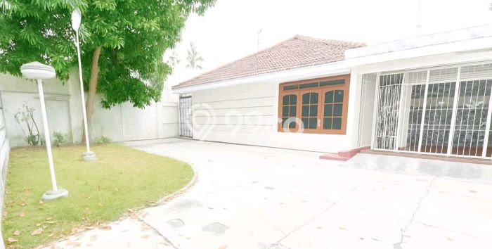 Hunian Mewah LB 200m2 Siap Pakai Desain Elegan di Riau, Bandung Hunian Mewah LB 200m2 Siap Pakai Desain Elegan di Riau, Bandung