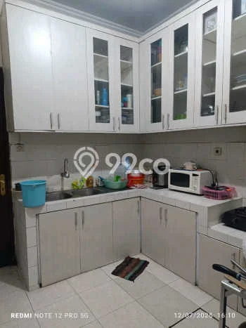 Rumah Modern Minimalis 5 Kamar Siap Huni di Rungkut Rumah Modern Minimalis 5 Kamar Siap Huni di Rungkut
