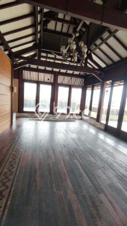 Ready to Use! Premium House LT 838m2 Desain Elegan di Surabaya Kota Ready to Use! Premium House LT 838m2 Desain Elegan di Surabaya Kota