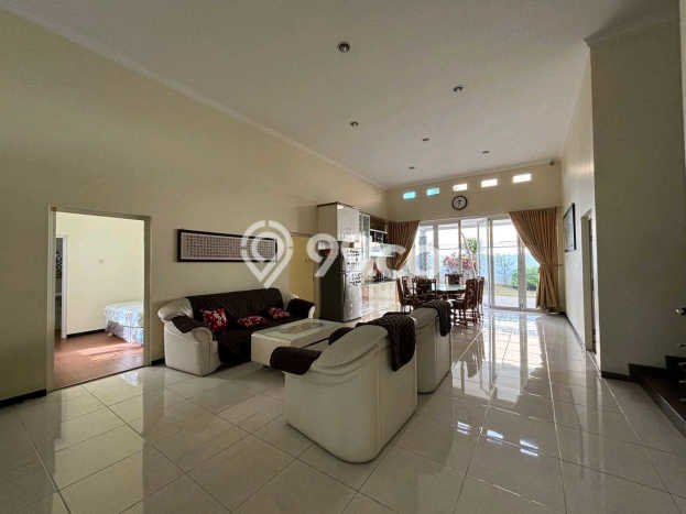 Dijual Rumah Mewah Megah Dengan View Cantik di Malang Kota, Malang Dijual Rumah Mewah Megah Dengan View Cantik di Malang Kota, Malang
