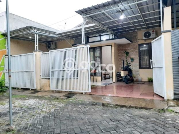Rumah Luas Asri 3 KT Siap Huni di Kutisari Surabaya Rumah Luas Asri 3 KT Siap Huni di Kutisari Surabaya