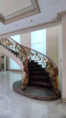 Ready to Use! Premium House LT 838m2 Desain Elegan di Surabaya Kota Ready to Use! Premium House LT 838m2 Desain Elegan di Surabaya Kota