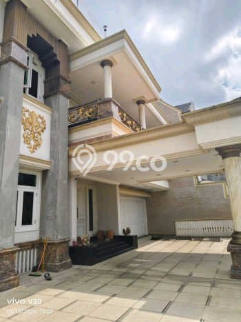 Ready to Use! Premium House LT 838m2 Desain Elegan di Surabaya Kota Ready to Use! Premium House LT 838m2 Desain Elegan di Surabaya Kota