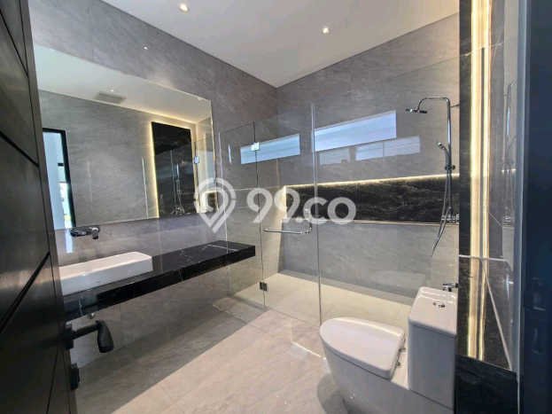 Hunian Mewah Dijual LT 300m2 di Lakarsantri, Surabaya Hunian Mewah Dijual LT 300m2 di Lakarsantri, Surabaya