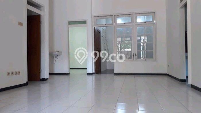 Rumah area Sidoarjo, 3 KT, Lingkungan Asri, Luas 175m2m² Bangunan 150m2m² Rumah area Sidoarjo, 3 KT, Lingkungan Asri, Luas 175m2m² Bangunan 150m2m²