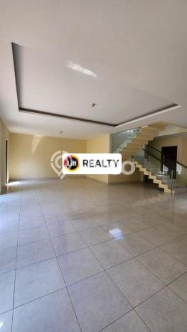 Rumah Sewa Tangerang LT 250m2 LB 200m2 Area BSD City Rumah Sewa Tangerang LT 250m2 LB 200m2 Area BSD City