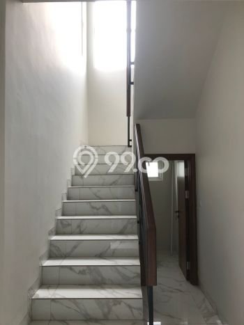 Best Deal Hunian Mewah Ideal dan Luas di Serpong, Tangerang Selatan Best Deal Hunian Mewah Ideal dan Luas di Serpong, Tangerang Selatan