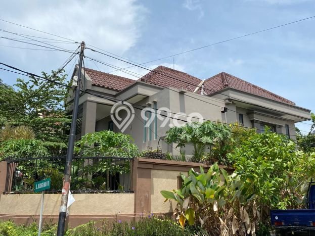 Dijual Rumah Mewah Elegan Dengan View Cantik di Kerobokan, Badung Dijual Rumah Mewah Elegan Dengan View Cantik di Kerobokan, Badung