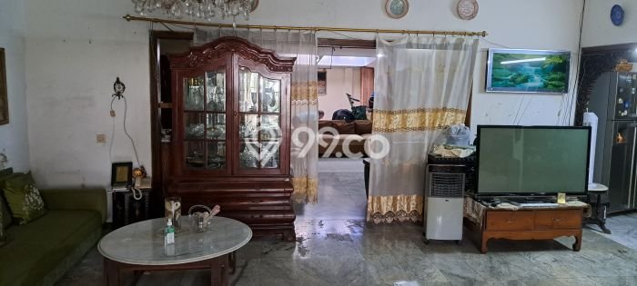 Rumah Strategis dengan Luas Bangunan 400m² di Lokasi Kebayoran Baru, Jakarta Selatan Rumah Strategis dengan Luas Bangunan 400m² di Lokasi Kebayoran Baru, Jakarta Selatan