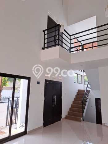 Disewakan! Rumah 4 Kamar Tidur &
3 Kamar Mandi di Sektor 5 - Bintaro, Tangerang Selatan Disewakan! Rumah 4 Kamar Tidur &
3 Kamar Mandi di Sektor 5 - Bintaro, Tangerang Selatan