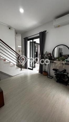 Disewakan! Rumah 4 Kamar Tidur &
3 Kamar Mandi di Jurangmangu, Tangerang Disewakan! Rumah 4 Kamar Tidur &
3 Kamar Mandi di Jurangmangu, Tangerang