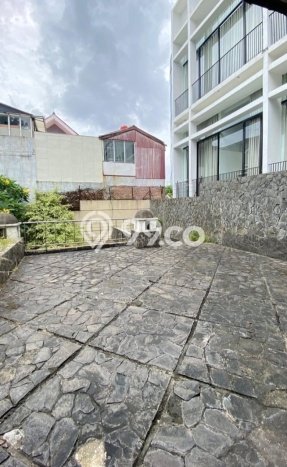 For Sale! Premium House LT 520m2 Desain Elegan di Pejompongan For Sale! Premium House LT 520m2 Desain Elegan di Pejompongan