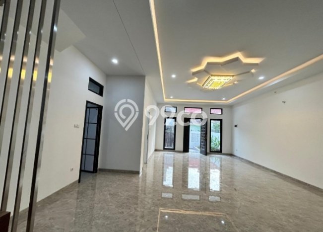 Rumah Luxury di Tangerang Strategis Kondisi Terawat Rumah Luxury di Tangerang Strategis Kondisi Terawat