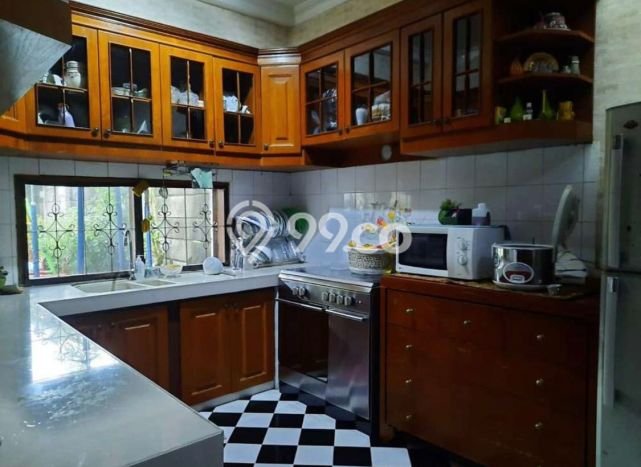 Hunian Elit LB 500m2 Siap Pakai Desain Elegan di Cirendeu, Jakarta Selatan Hunian Elit LB 500m2 Siap Pakai Desain Elegan di Cirendeu, Jakarta Selatan