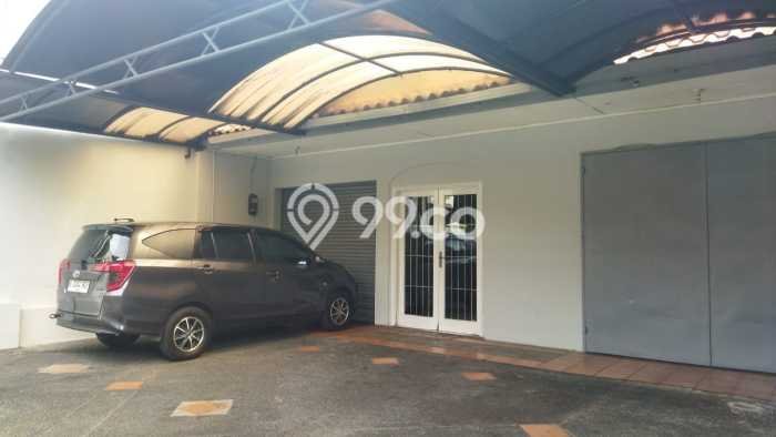 Rumah Mewah LB 150m2 Siap Huni Desain Elegan di Sektor 1 - Bintaro, Jakarta Selatan Rumah Mewah LB 150m2 Siap Huni Desain Elegan di Sektor 1 - Bintaro, Jakarta Selatan