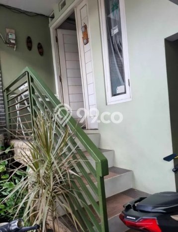 Jual Rumah Strategis Bagus Punya 5 KT di Ciputat Tangerang Selatan SHM Jual Rumah Strategis Bagus Punya 5 KT di Ciputat Tangerang Selatan SHM