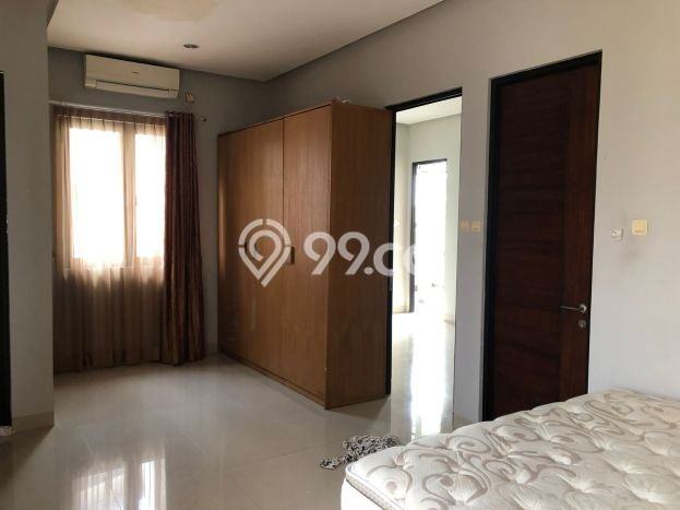 Disewakan! Rumah 4 Kamar Tidur &
3 Kamar Mandi di Bintaro, Tangerang Selatan Disewakan! Rumah 4 Kamar Tidur &
3 Kamar Mandi di Bintaro, Tangerang Selatan