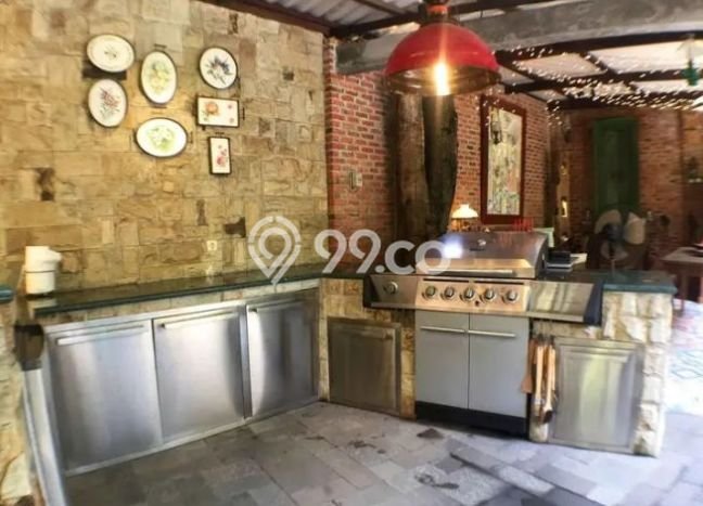 Siap Huni Hunian Elit 8 Kamar di Sawangan Dekat ke Mana Pun Siap Huni Hunian Elit 8 Kamar di Sawangan Dekat ke Mana Pun