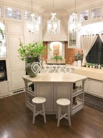 Siap Huni Hunian Elit 8 Kamar di Sawangan Dekat ke Mana Pun Siap Huni Hunian Elit 8 Kamar di Sawangan Dekat ke Mana Pun
