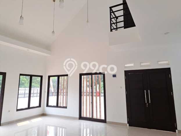 Disewakan! Rumah 4 Kamar Tidur &
3 Kamar Mandi di Sektor 5 - Bintaro, Tangerang Selatan Disewakan! Rumah 4 Kamar Tidur &
3 Kamar Mandi di Sektor 5 - Bintaro, Tangerang Selatan