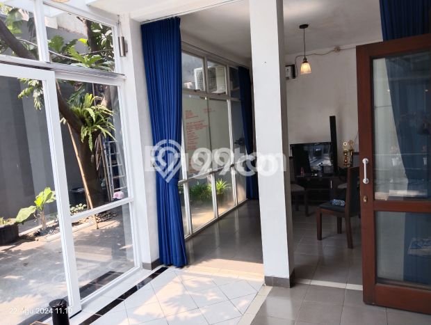 Ready to Use! Luxury House LT 300m2 Desain Elegan di Taman Galaxy Ready to Use! Luxury House LT 300m2 Desain Elegan di Taman Galaxy