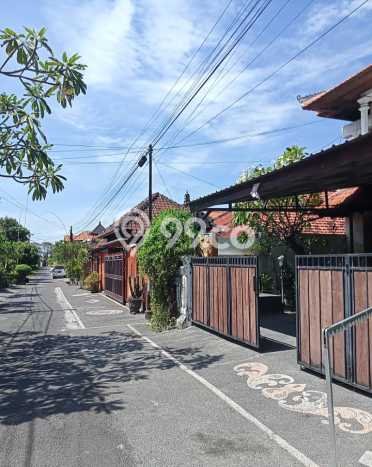 Kesempatan Langka Memiliki Rumah LT 200m² / LB 240m² di Kawasan Komersial Renon, Denpasar Kesempatan Langka Memiliki Rumah LT 200m² / LB 240m² di Kawasan Komersial Renon, Denpasar