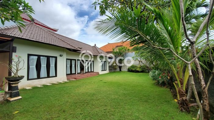 HUNIAN IMPIAN! Rumah di Denpasar Selatan, 2 KM, Free Macet, LT 500m2m² Bangunan 128m2m² HUNIAN IMPIAN! Rumah di Denpasar Selatan, 2 KM, Free Macet, LT 500m2m² Bangunan 128m2m²
