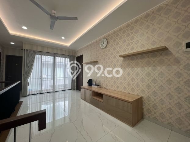Jual Rumah Luas Megah Dengan View Eksklusif di Suvarna Sutera, Tangerang Jual Rumah Luas Megah Dengan View Eksklusif di Suvarna Sutera, Tangerang