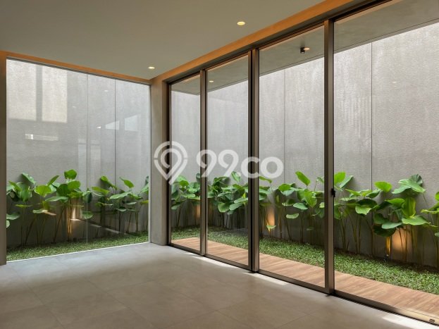 Rumah Mewah LB 208m2 Siap Huni Desain Elegan di Joglo, Jakarta Barat Rumah Mewah LB 208m2 Siap Huni Desain Elegan di Joglo, Jakarta Barat