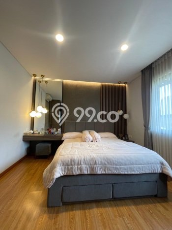 Siap Huni Hunian Elit 4 Kamar di BSD Dekat ke Mana Pun Siap Huni Hunian Elit 4 Kamar di BSD Dekat ke Mana Pun