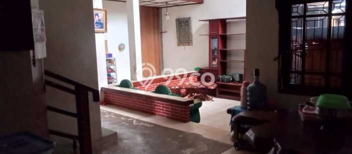 Rumah Elit Modern Tanpa Renovasi di Joglo Jakarta Barat Rumah Elit Modern Tanpa Renovasi di Joglo Jakarta Barat