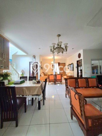 Hunian Elit LB 200m2 Siap Pakai Desain Elegan di Graha Raya, Tangerang Selatan Hunian Elit LB 200m2 Siap Pakai Desain Elegan di Graha Raya, Tangerang Selatan