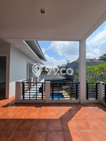 Disewakan Rumah Murah di Bintaro Tangerang Selatan dengan 6 KT Disewakan Rumah Murah di Bintaro Tangerang Selatan dengan 6 KT