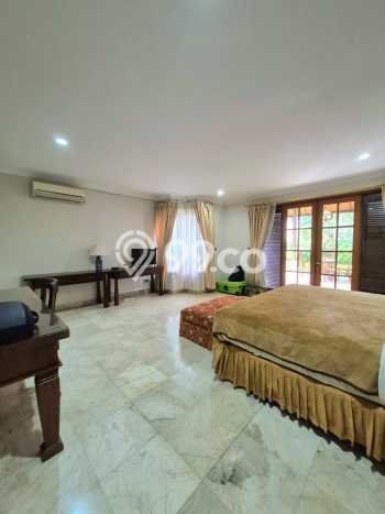 Hunian Elit LB 740m2 Siap Huni Desain Elegan di Bintaro, Tangerang Selatan Hunian Elit LB 740m2 Siap Huni Desain Elegan di Bintaro, Tangerang Selatan