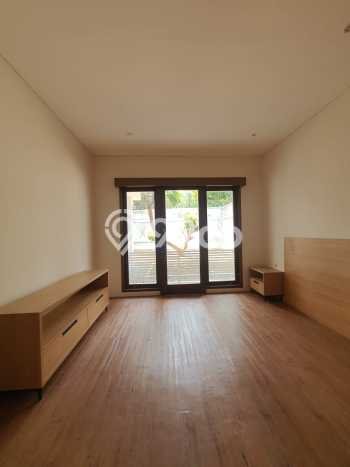 Jual Rumah Luas Elegan Dengan View Eksklusif di Bintaro, Tangerang Selatan Jual Rumah Luas Elegan Dengan View Eksklusif di Bintaro, Tangerang Selatan