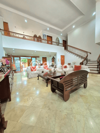 Hunian Elit LB 740m2 Siap Huni Desain Elegan di Bintaro, Tangerang Selatan Hunian Elit LB 740m2 Siap Huni Desain Elegan di Bintaro, Tangerang Selatan