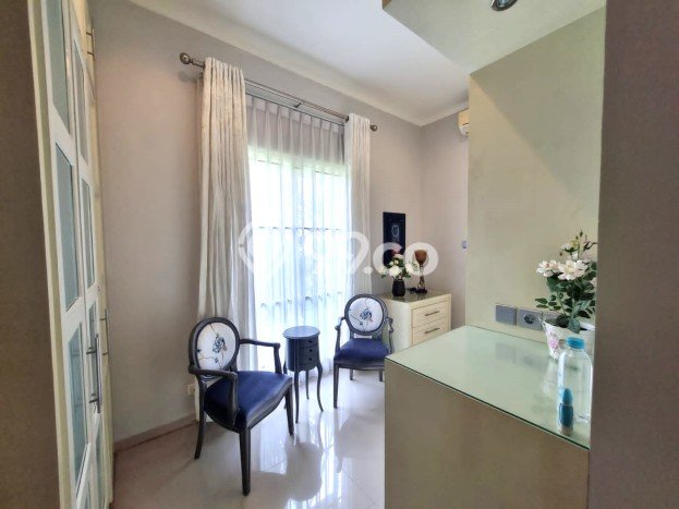 Rumah Mewah LB 282m2 Siap Pakai Desain Elegan di Bintaro, Tangerang Selatan Rumah Mewah LB 282m2 Siap Pakai Desain Elegan di Bintaro, Tangerang Selatan
